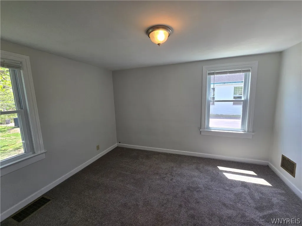 4289 Harris Hill Road, Clarence, New York 14221, Clarence, New York 14221, 4 Bedrooms Bedrooms, 7 Rooms Rooms,1 BathroomBathrooms,Residential Lease,For Rent,4289 Harris Hill Road, Clarence, New York 14221,0,B1683222