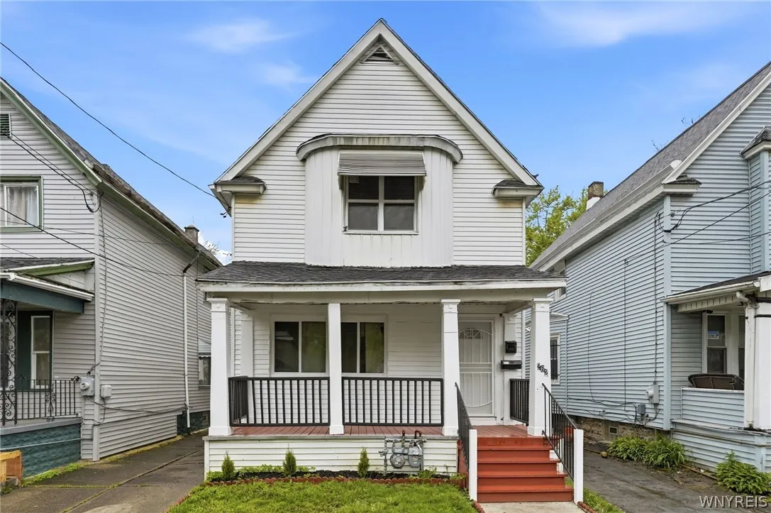 262 Sumner Place, Buffalo, New York 14211, Buffalo, New York 14211, 4 Bedrooms Bedrooms, ,2 BathroomsBathrooms,Residential,For Sale,262 Sumner Place, Buffalo, New York 14211,0,B1683354