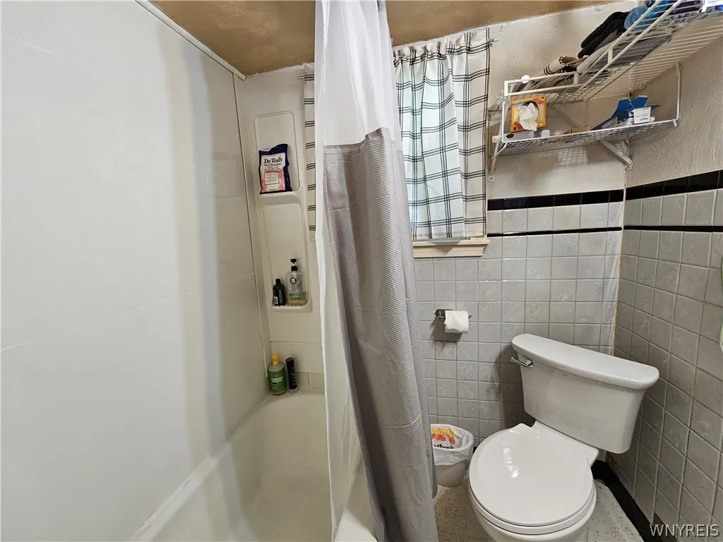 127 Langner Road Lower, West Seneca, New York 1422, West Seneca, New York 14224, 2 Bedrooms Bedrooms, 4 Rooms Rooms,1 BathroomBathrooms,Residential Lease,For Rent,127 Langner Road Lower, West Seneca, New York 1422,0,B1683383