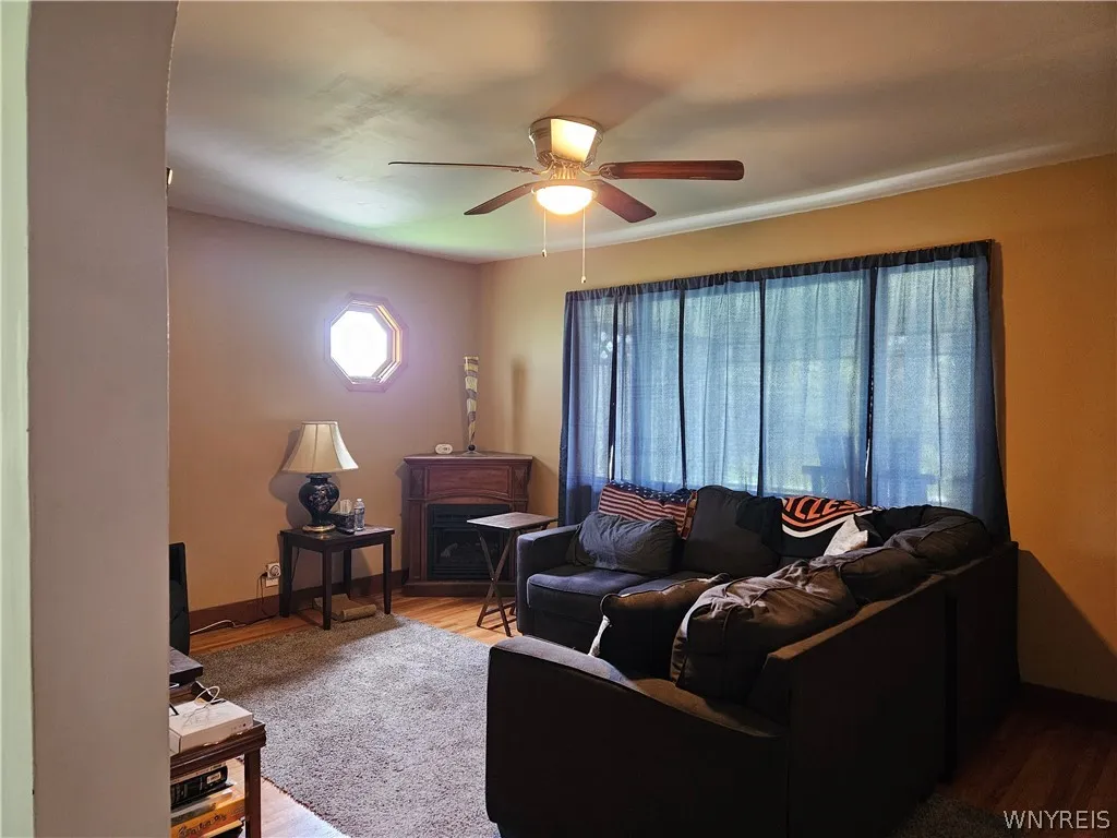 127 Langner Road Lower, West Seneca, New York 1422, West Seneca, New York 14224, 2 Bedrooms Bedrooms, 4 Rooms Rooms,1 BathroomBathrooms,Residential Lease,For Rent,127 Langner Road Lower, West Seneca, New York 1422,0,B1683383