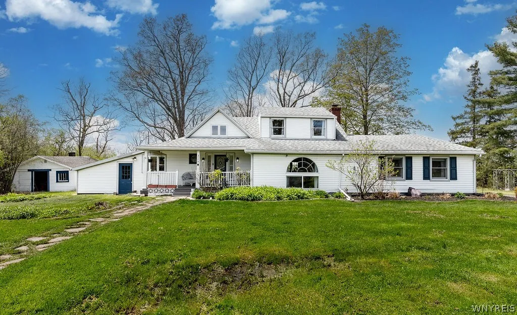 3179 West River Road, Grand Island, New York 14072, Grand Island, New York 14072, 3 Bedroom Bedrooms, 14 Room Rooms,2 BathroomBathrooms,Residential,Closed,3179 West River Road, Grand Island, New York 14072,0,B1680851