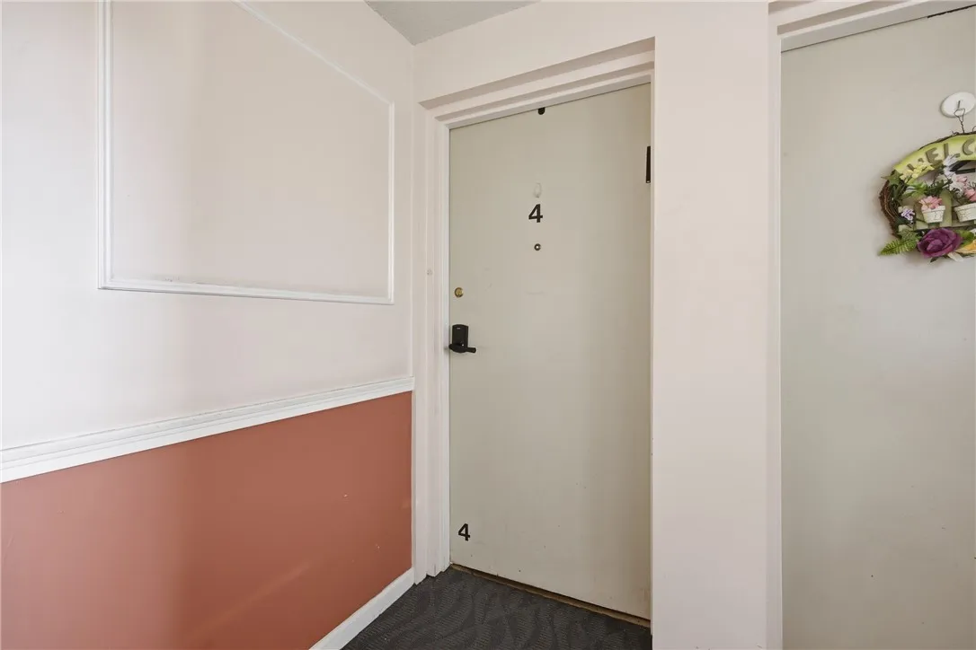 136 Denrose Drive 4, Amherst, New York 14228, Amherst, New York 14228, 2 Bedrooms Bedrooms, 4 Rooms Rooms,1 BathroomBathrooms,Residential,For Sale,136 Denrose Drive 4, Amherst, New York 14228,0,R1683286