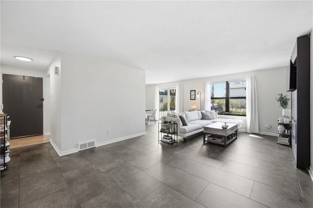 136 Denrose Drive 4, Amherst, New York 14228, Amherst, New York 14228, 2 Bedrooms Bedrooms, 4 Rooms Rooms,1 BathroomBathrooms,Residential,For Sale,136 Denrose Drive 4, Amherst, New York 14228,0,R1683286