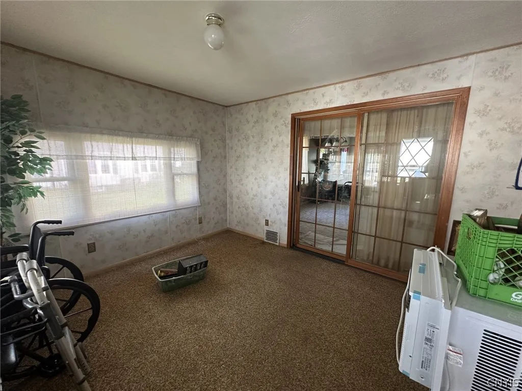 722 W Court, Rome, New York 13440, Rome, New York 13440, 3 Bedrooms Bedrooms, 8 Rooms Rooms,1 BathroomBathrooms,Residential,For Sale,722 W Court, Rome, New York 13440,0,S1683565