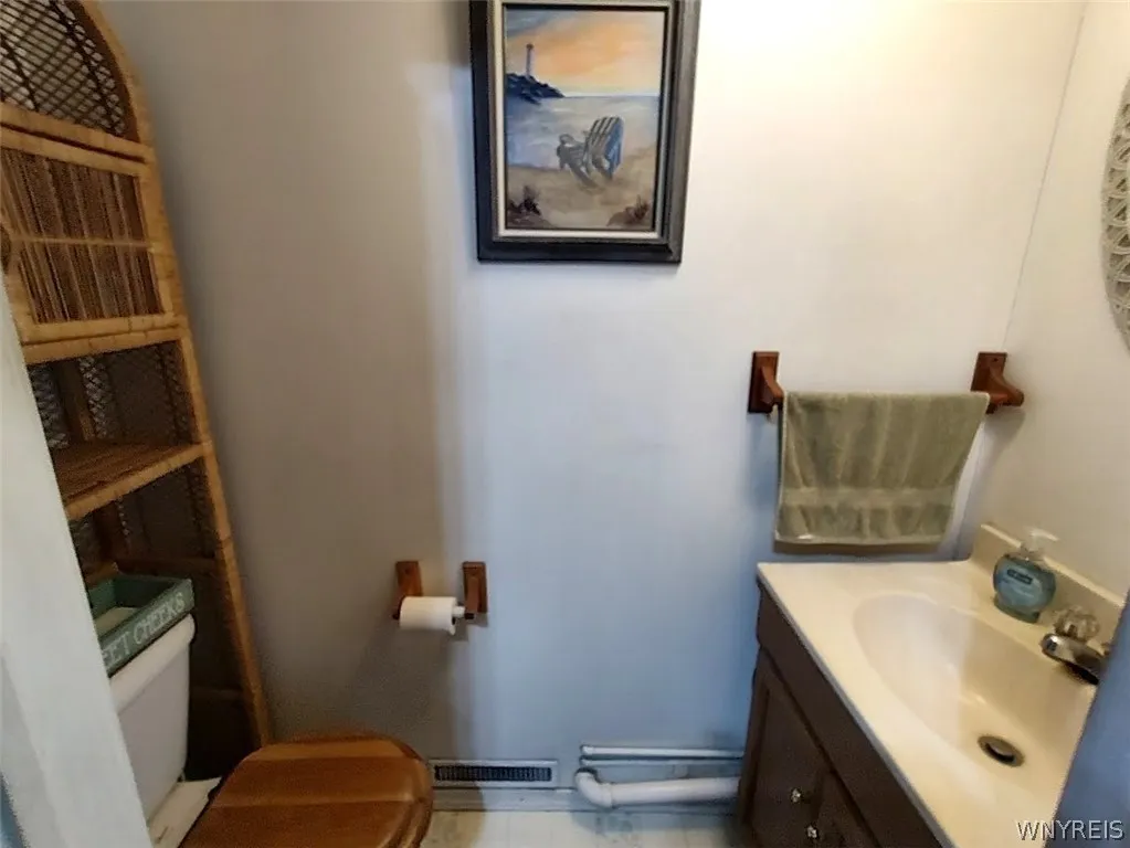6275 Eckhardt Road, Hamburg, New York 14085, Hamburg, New York 14085, 4 Bedrooms Bedrooms, 10 Rooms Rooms,1 BathroomBathrooms,Residential,For Sale,6275 Eckhardt Road, Hamburg, New York 14085,0,B1683581
