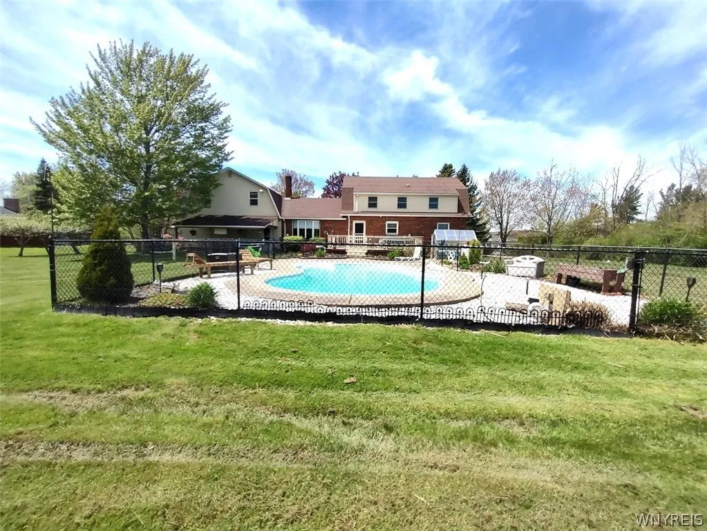 6275 Eckhardt Road, Hamburg, New York 14085, Hamburg, New York 14085, 4 Bedrooms Bedrooms, 10 Rooms Rooms,1 BathroomBathrooms,Residential,For Sale,6275 Eckhardt Road, Hamburg, New York 14085,0,B1683581