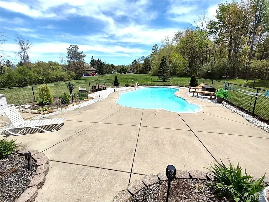 6275 Eckhardt Road, Hamburg, New York 14085, Hamburg, New York 14085, 4 Bedrooms Bedrooms, 10 Rooms Rooms,1 BathroomBathrooms,Residential,For Sale,6275 Eckhardt Road, Hamburg, New York 14085,0,B1683581