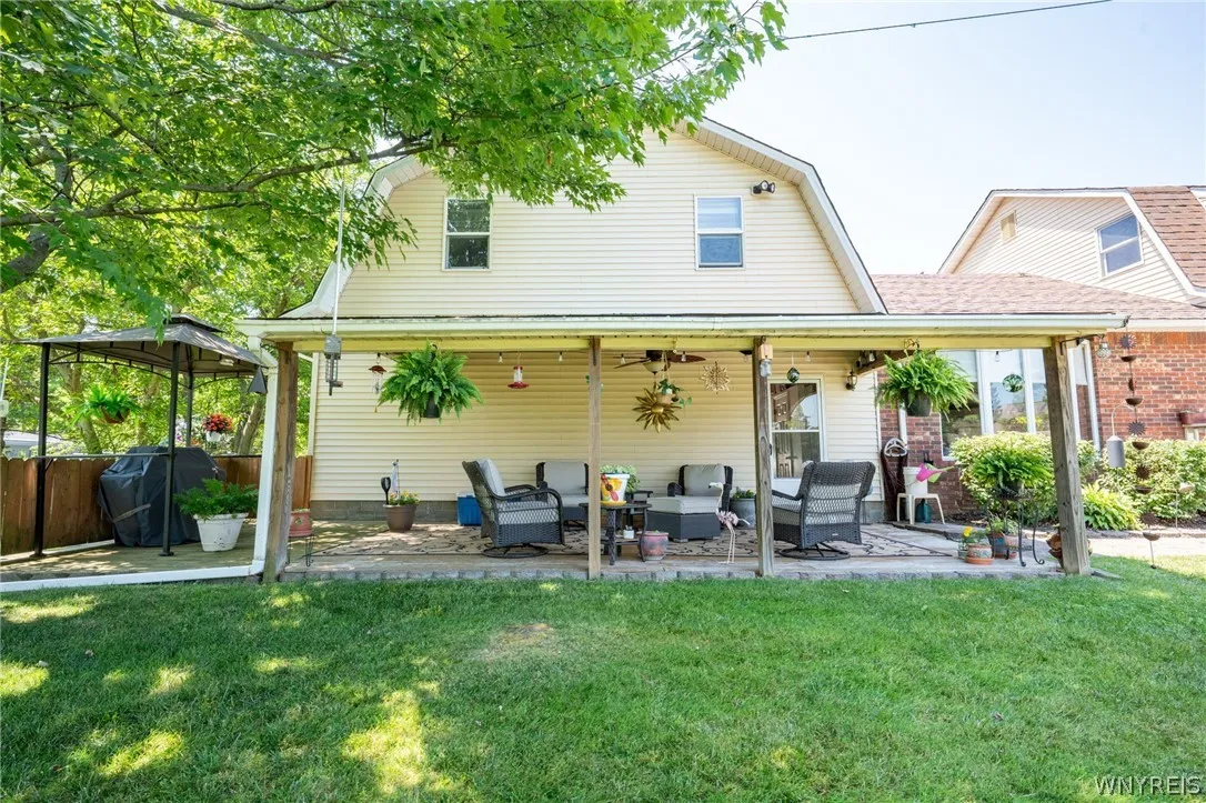 6275 Eckhardt Road, Hamburg, New York 14085, Hamburg, New York 14085, 4 Bedrooms Bedrooms, 10 Rooms Rooms,1 BathroomBathrooms,Residential,For Sale,6275 Eckhardt Road, Hamburg, New York 14085,0,B1683581