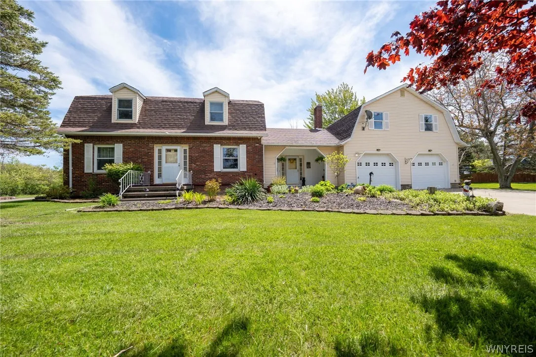 6275 Eckhardt Road, Hamburg, New York 14085, Hamburg, New York 14085, 4 Bedrooms Bedrooms, 10 Rooms Rooms,1 BathroomBathrooms,Residential,For Sale,6275 Eckhardt Road, Hamburg, New York 14085,0,B1683581