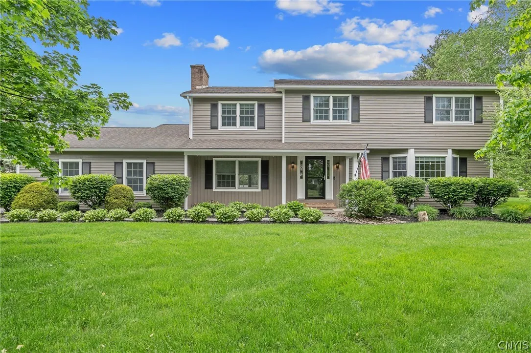 Expect to be impressed with this undeniably sensational colonial perched at the corner of Drinkwater Lane and Bentbrook Drive close schools, shopping and more!