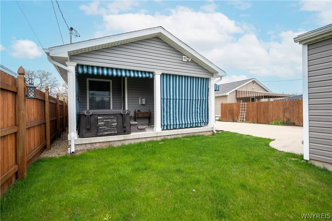 209 Oakvale Boulevard, Tonawanda, New York 14223, Tonawanda, New York 14223, 3 Bedrooms Bedrooms, 9 Rooms Rooms,2 BathroomsBathrooms,Residential,For Sale,209 Oakvale Boulevard, Tonawanda, New York 14223,0,B1683697