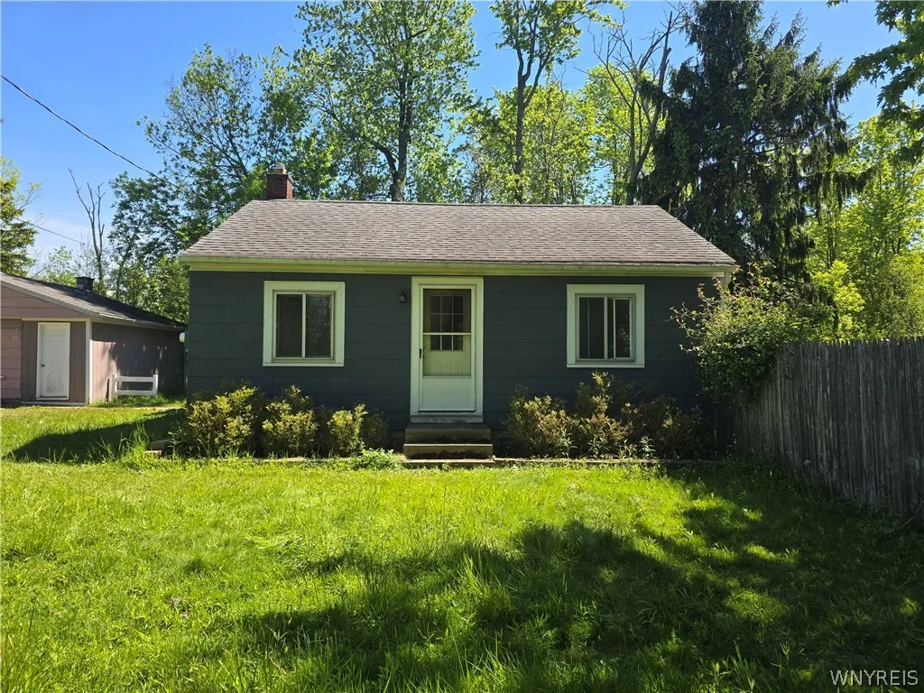2132 Transit Road, West Seneca, New York 14224, West Seneca, New York 14224, 2 Bedroom Bedrooms, 4 Room Rooms,1 BathroomBathrooms,Residential,Closed,2132 Transit Road, West Seneca, New York 14224,0,B1683947
