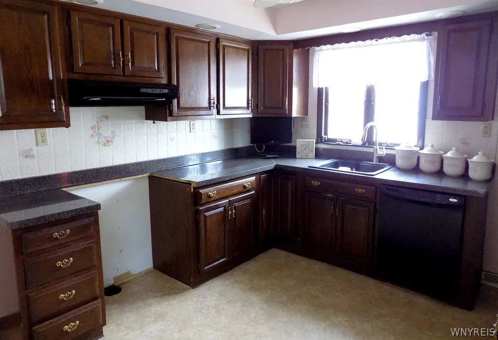 161 Brighton Road, Tonawanda, New York 14150, Tonawanda, New York 14150, 3 Bedrooms Bedrooms, 6 Rooms Rooms,1 BathroomBathrooms,Residential,For Sale,161 Brighton Road, Tonawanda, New York 14150,0,B1683488