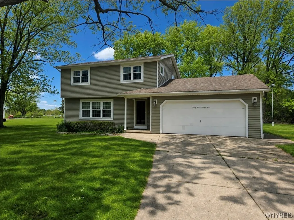 3329 Whitehaven Road, Grand Island, New York 14072, Grand Island, New York 14072, 3 Bedroom Bedrooms, 8 Room Rooms,2 BathroomBathrooms,Residential,Closed,3329 Whitehaven Road, Grand Island, New York 14072,0,B1684302