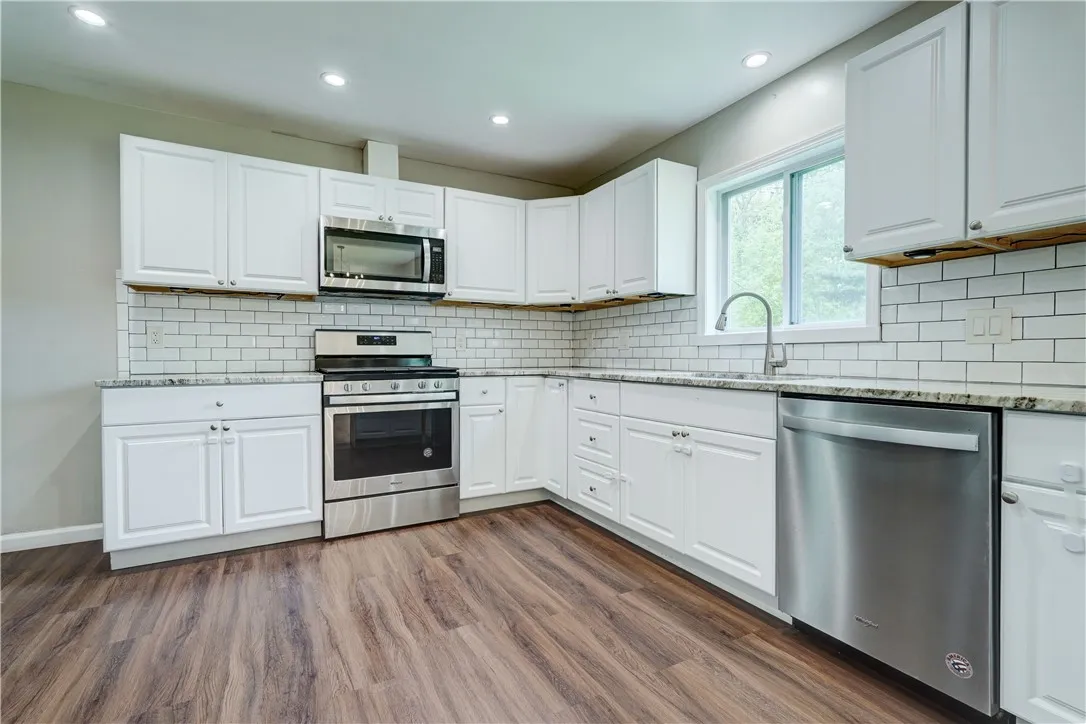 15 Lochnavar Parkway, Pittsford, New York 14534, Pittsford, New York 14534, 3 Bedrooms Bedrooms, 5 Rooms Rooms,1 BathroomBathrooms,Residential,For Sale,15 Lochnavar Parkway, Pittsford, New York 14534,0,R1684323