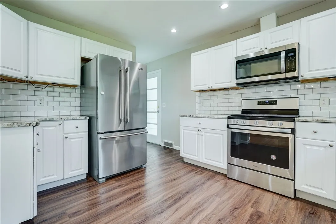 15 Lochnavar Parkway, Pittsford, New York 14534, Pittsford, New York 14534, 3 Bedrooms Bedrooms, 5 Rooms Rooms,1 BathroomBathrooms,Residential,For Sale,15 Lochnavar Parkway, Pittsford, New York 14534,0,R1684323