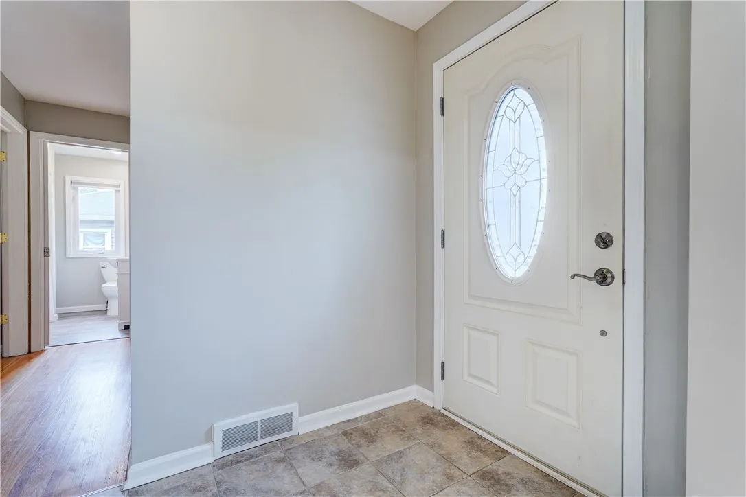 15 Lochnavar Parkway, Pittsford, New York 14534, Pittsford, New York 14534, 3 Bedrooms Bedrooms, 5 Rooms Rooms,1 BathroomBathrooms,Residential,For Sale,15 Lochnavar Parkway, Pittsford, New York 14534,0,R1684323