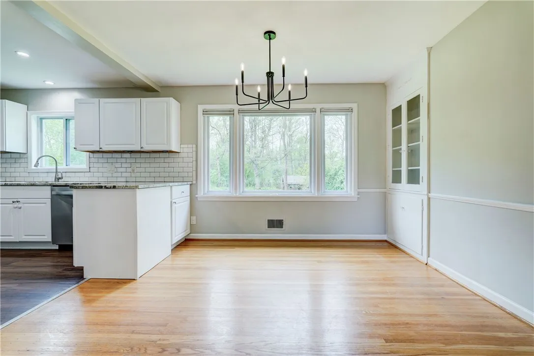 15 Lochnavar Parkway, Pittsford, New York 14534, Pittsford, New York 14534, 3 Bedrooms Bedrooms, 5 Rooms Rooms,1 BathroomBathrooms,Residential,For Sale,15 Lochnavar Parkway, Pittsford, New York 14534,0,R1684323