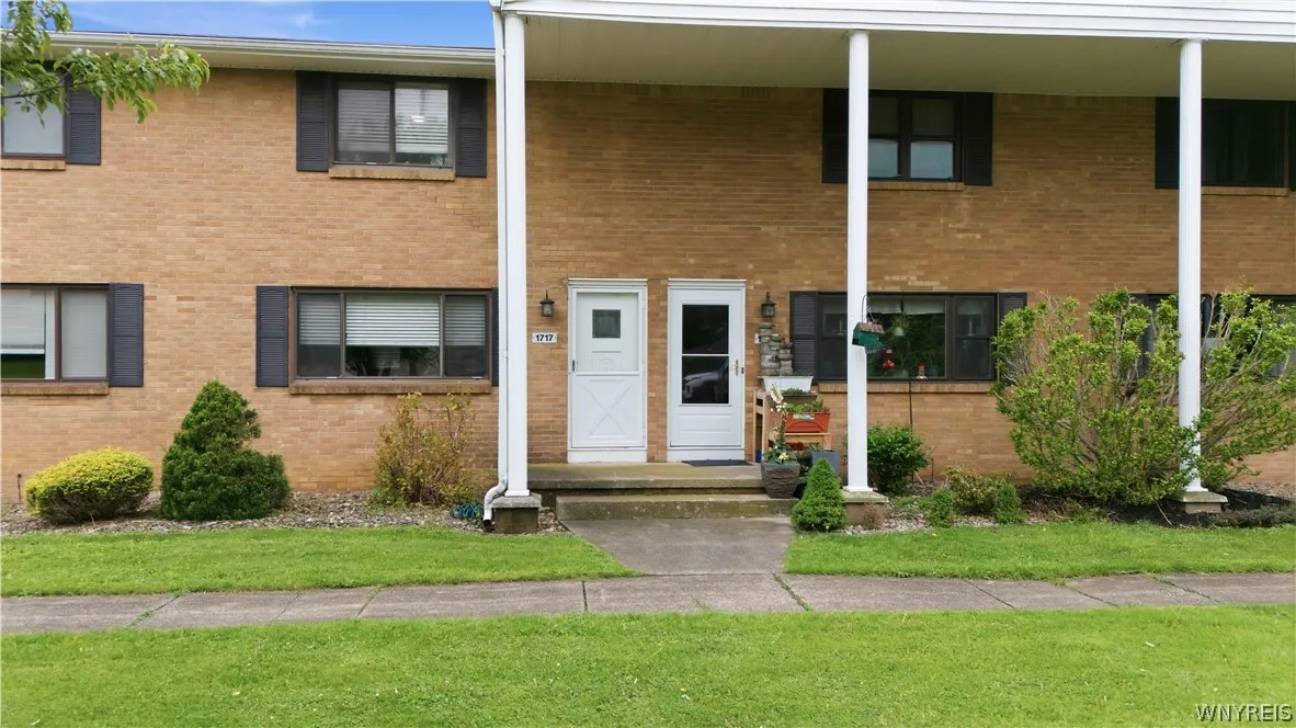1717 Orchard Park Road, West Seneca, New York 1422, West Seneca, New York 14224, 2 Bedrooms Bedrooms, 8 Rooms Rooms,1 BathroomBathrooms,Residential,For Sale,1717 Orchard Park Road, West Seneca, New York 1422,0,B1684430