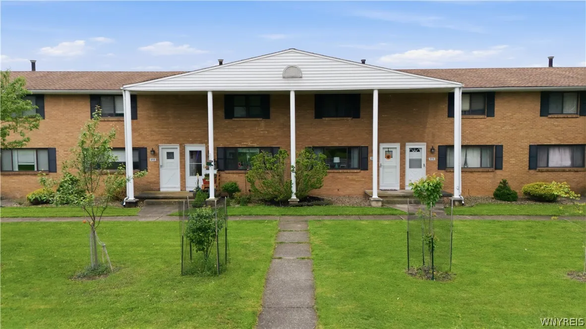 1717 Orchard Park Road, West Seneca, New York 1422, West Seneca, New York 14224, 2 Bedrooms Bedrooms, 8 Rooms Rooms,1 BathroomBathrooms,Residential,For Sale,1717 Orchard Park Road, West Seneca, New York 1422,0,B1684430