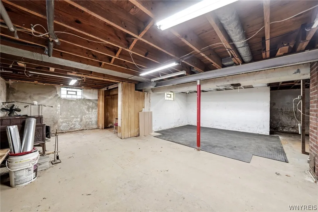 6467 Chestnut Ridge Road, Orchard Park, New York 1, Orchard Park, New York 14127, 5 Bedrooms Bedrooms, 9 Rooms Rooms,1 BathroomBathrooms,Residential,For Sale,6467 Chestnut Ridge Road, Orchard Park, New York 1,0,B1684432