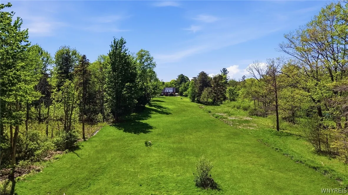 6467 Chestnut Ridge Road, Orchard Park, New York 1, Orchard Park, New York 14127, 5 Bedrooms Bedrooms, 9 Rooms Rooms,1 BathroomBathrooms,Residential,For Sale,6467 Chestnut Ridge Road, Orchard Park, New York 1,0,B1684432