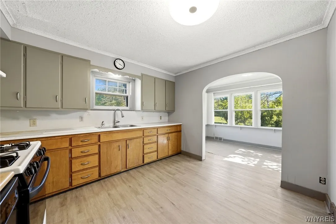 6467 Chestnut Ridge Road, Orchard Park, New York 1, Orchard Park, New York 14127, 5 Bedrooms Bedrooms, 9 Rooms Rooms,1 BathroomBathrooms,Residential,For Sale,6467 Chestnut Ridge Road, Orchard Park, New York 1,0,B1684432