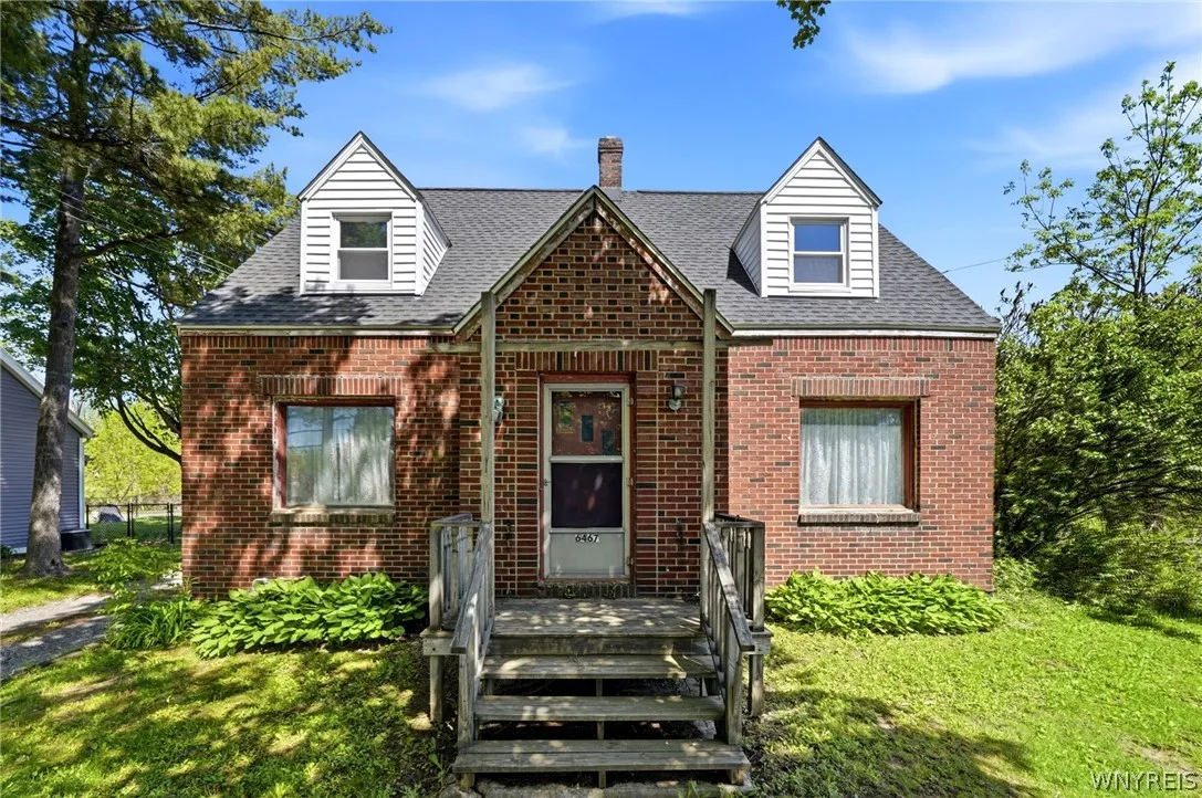 6467 Chestnut Ridge Road, Orchard Park, New York 1, Orchard Park, New York 14127, 5 Bedrooms Bedrooms, 9 Rooms Rooms,1 BathroomBathrooms,Residential,For Sale,6467 Chestnut Ridge Road, Orchard Park, New York 1,0,B1684432