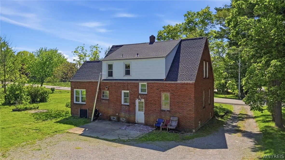 6467 Chestnut Ridge Road, Orchard Park, New York 1, Orchard Park, New York 14127, 5 Bedrooms Bedrooms, 9 Rooms Rooms,1 BathroomBathrooms,Residential,For Sale,6467 Chestnut Ridge Road, Orchard Park, New York 1,0,B1684432