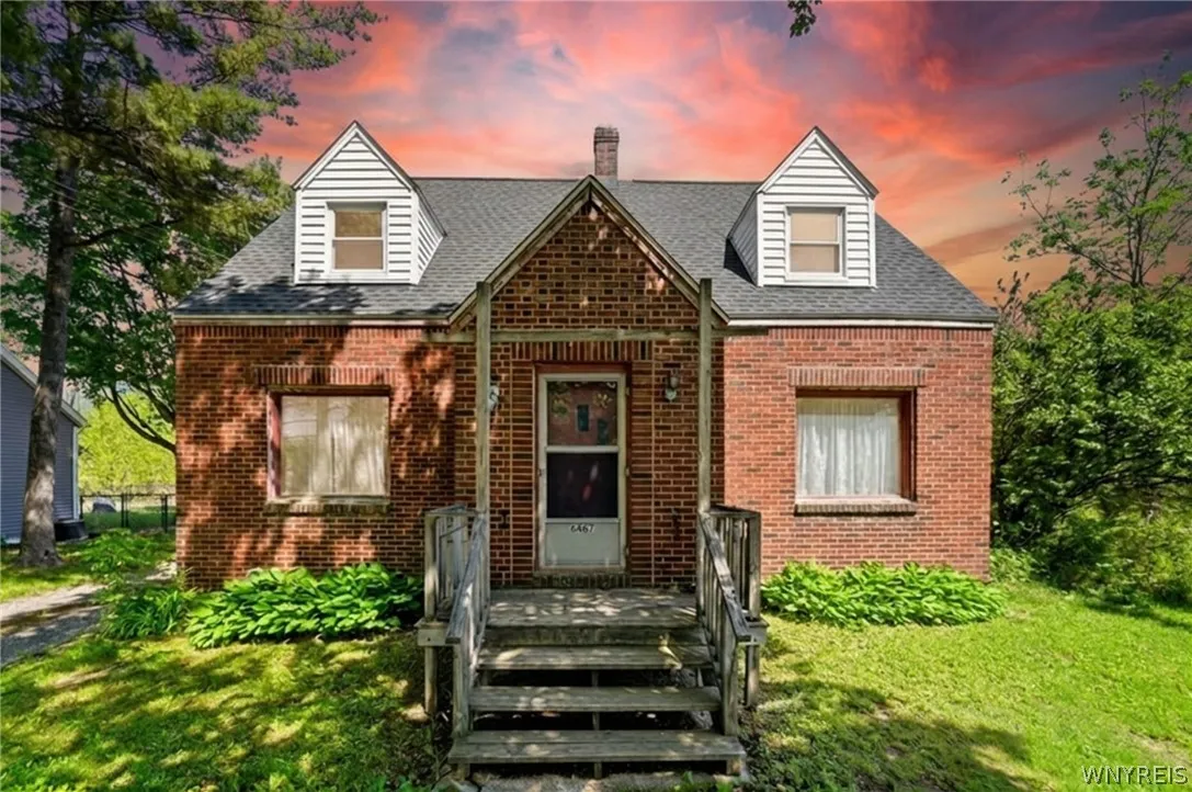 6467 Chestnut Ridge Road, Orchard Park, New York 1, Orchard Park, New York 14127, 5 Bedrooms Bedrooms, 9 Rooms Rooms,1 BathroomBathrooms,Residential,For Sale,6467 Chestnut Ridge Road, Orchard Park, New York 1,0,B1684432