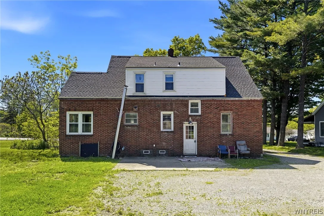 6467 Chestnut Ridge Road, Orchard Park, New York 1, Orchard Park, New York 14127, 5 Bedrooms Bedrooms, 9 Rooms Rooms,1 BathroomBathrooms,Residential,For Sale,6467 Chestnut Ridge Road, Orchard Park, New York 1,0,B1684432