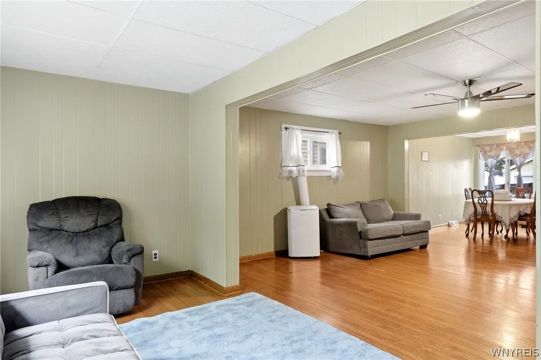 1439 Kenmore Avenue, Tonawanda, New York 14217, Tonawanda, New York 14217, 3 Bedrooms Bedrooms, 10 Rooms Rooms,2 BathroomsBathrooms,Residential,For Sale,1439 Kenmore Avenue, Tonawanda, New York 14217,0,B1684355