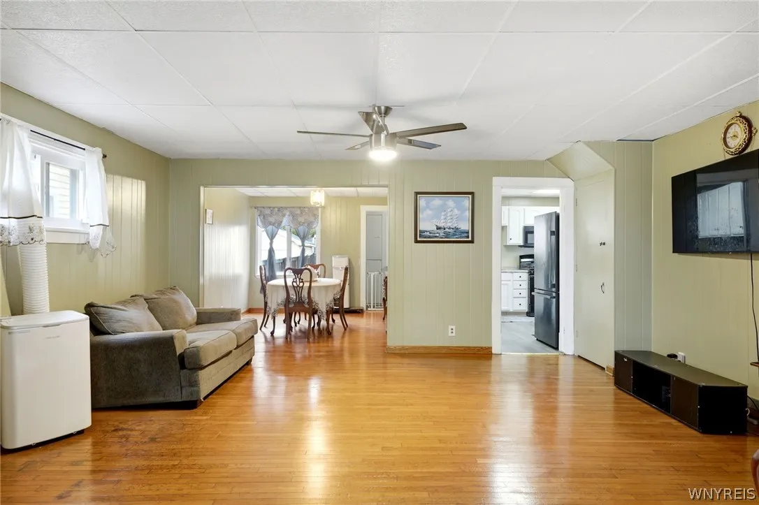 1439 Kenmore Avenue, Tonawanda, New York 14217, Tonawanda, New York 14217, 3 Bedrooms Bedrooms, 10 Rooms Rooms,2 BathroomsBathrooms,Residential,For Sale,1439 Kenmore Avenue, Tonawanda, New York 14217,0,B1684355