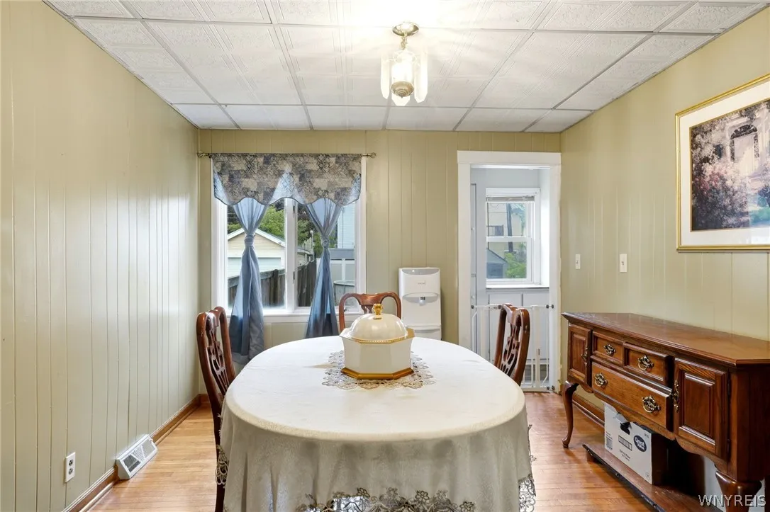 1439 Kenmore Avenue, Tonawanda, New York 14217, Tonawanda, New York 14217, 3 Bedrooms Bedrooms, 10 Rooms Rooms,2 BathroomsBathrooms,Residential,For Sale,1439 Kenmore Avenue, Tonawanda, New York 14217,0,B1684355