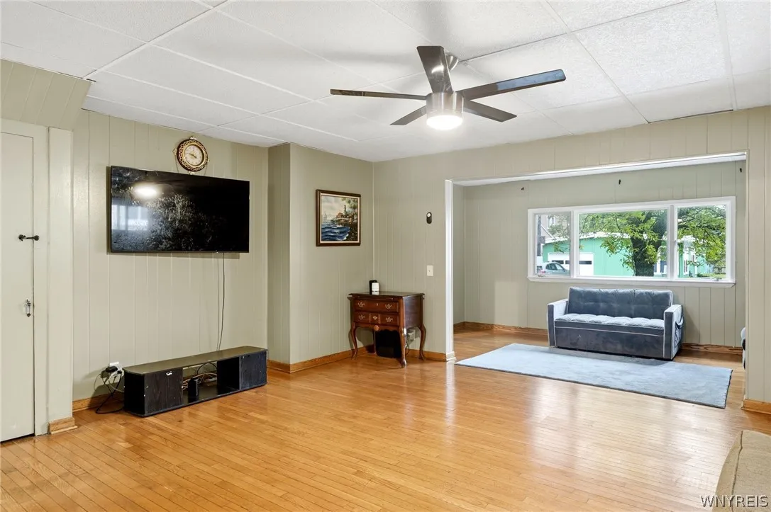 1439 Kenmore Avenue, Tonawanda, New York 14217, Tonawanda, New York 14217, 3 Bedrooms Bedrooms, 10 Rooms Rooms,2 BathroomsBathrooms,Residential,For Sale,1439 Kenmore Avenue, Tonawanda, New York 14217,0,B1684355