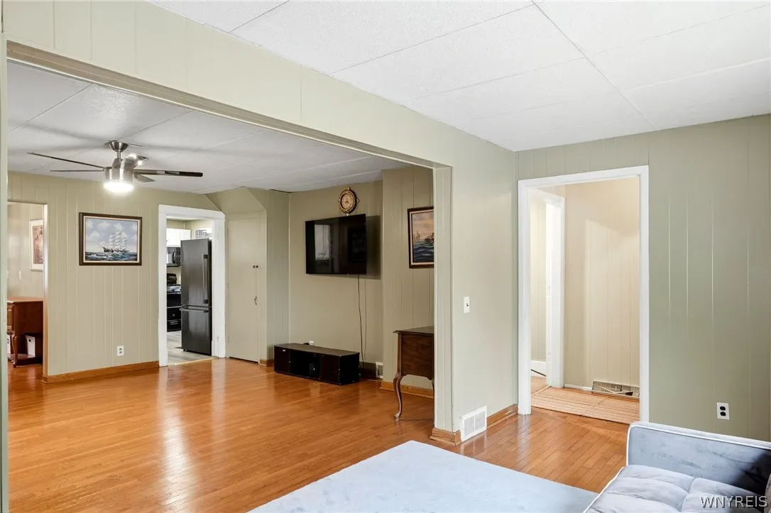 1439 Kenmore Avenue, Tonawanda, New York 14217, Tonawanda, New York 14217, 3 Bedrooms Bedrooms, 10 Rooms Rooms,2 BathroomsBathrooms,Residential,For Sale,1439 Kenmore Avenue, Tonawanda, New York 14217,0,B1684355