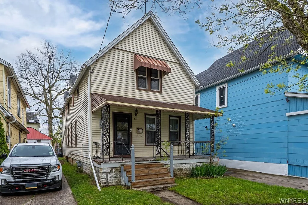 197 Condon Avenue, Buffalo, New York 14207, Buffalo, New York 14207, 3 Bedrooms Bedrooms, 8 Rooms Rooms,2 BathroomsBathrooms,Residential,For Sale,197 Condon Avenue, Buffalo, New York 14207,0,B1677751