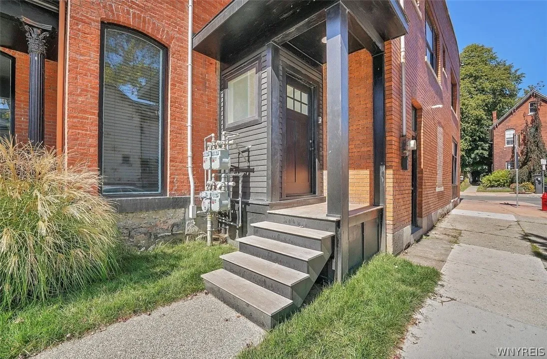162 Allen Street, Buffalo, New York 14201, Buffalo, New York 14201, 1 Bedroom Bedrooms, 4 Rooms Rooms,1 BathroomBathrooms,Residential Lease,Closed,162 Allen Street, Buffalo, New York 14201,0,B1684506
