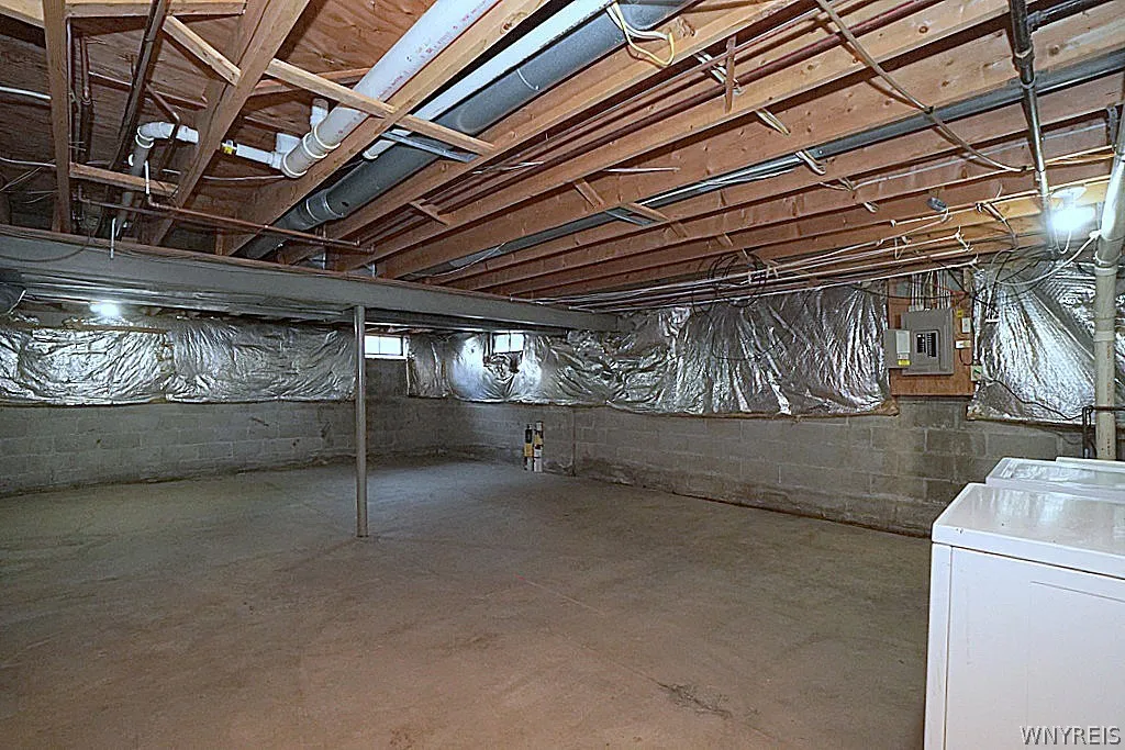 57 Wimbledon Lane, West Seneca, New York 14224, West Seneca, New York 14224, 2 Bedrooms Bedrooms, 5 Rooms Rooms,1 BathroomBathrooms,Residential,For Sale,57 Wimbledon Lane, West Seneca, New York 14224,0,B1684777
