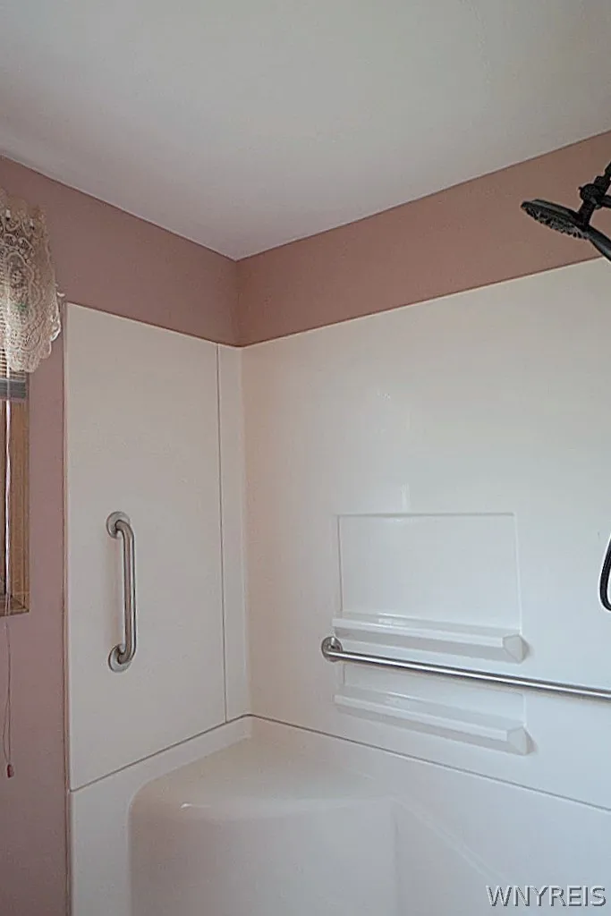 57 Wimbledon Lane, West Seneca, New York 14224, West Seneca, New York 14224, 2 Bedrooms Bedrooms, 5 Rooms Rooms,1 BathroomBathrooms,Residential,For Sale,57 Wimbledon Lane, West Seneca, New York 14224,0,B1684777
