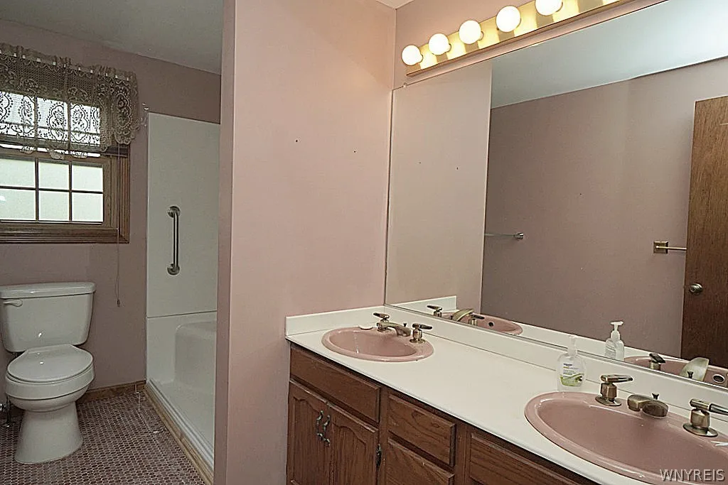 57 Wimbledon Lane, West Seneca, New York 14224, West Seneca, New York 14224, 2 Bedrooms Bedrooms, 5 Rooms Rooms,1 BathroomBathrooms,Residential,For Sale,57 Wimbledon Lane, West Seneca, New York 14224,0,B1684777