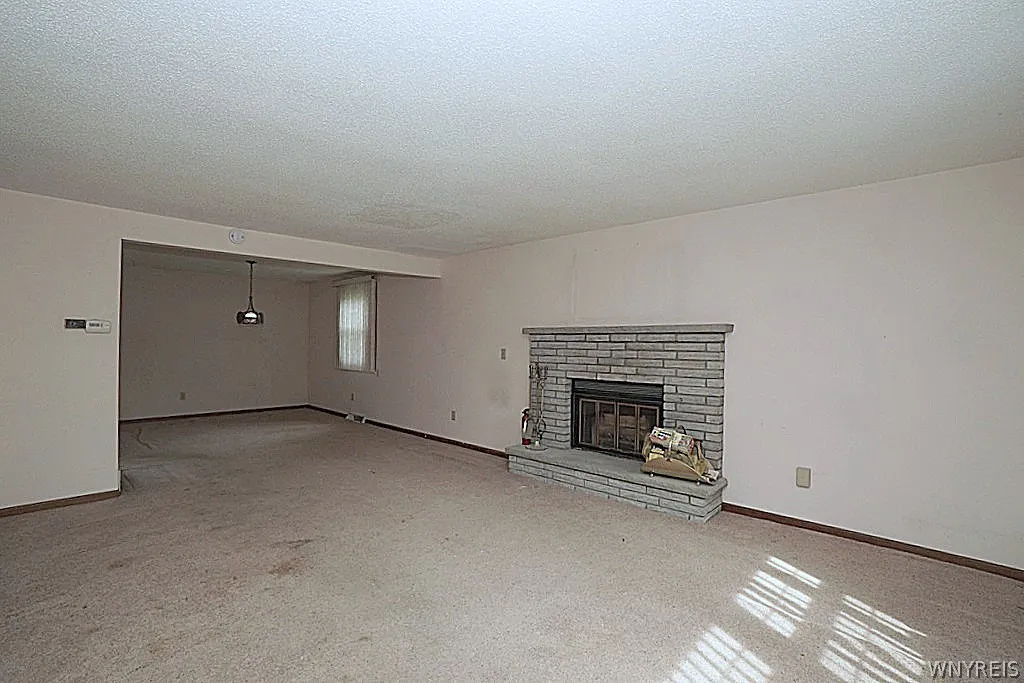 57 Wimbledon Lane, West Seneca, New York 14224, West Seneca, New York 14224, 2 Bedrooms Bedrooms, 5 Rooms Rooms,1 BathroomBathrooms,Residential,For Sale,57 Wimbledon Lane, West Seneca, New York 14224,0,B1684777