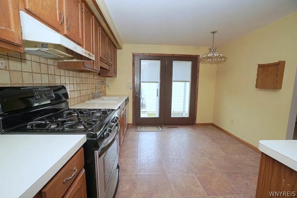 57 Wimbledon Lane, West Seneca, New York 14224, West Seneca, New York 14224, 2 Bedrooms Bedrooms, 5 Rooms Rooms,1 BathroomBathrooms,Residential,For Sale,57 Wimbledon Lane, West Seneca, New York 14224,0,B1684777