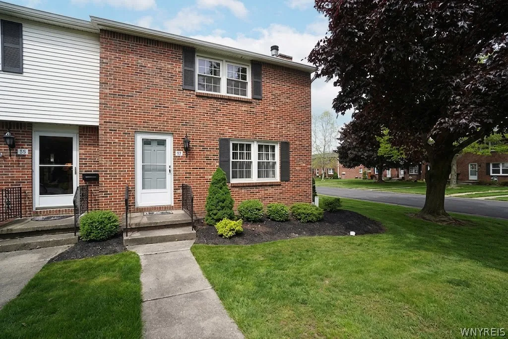 57 Wimbledon Lane, West Seneca, New York 14224, West Seneca, New York 14224, 2 Bedrooms Bedrooms, 5 Rooms Rooms,1 BathroomBathrooms,Residential,For Sale,57 Wimbledon Lane, West Seneca, New York 14224,0,B1684777