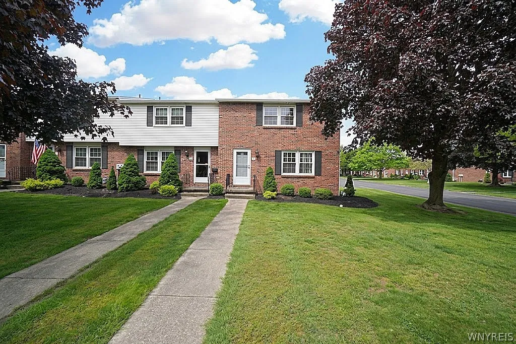 57 Wimbledon Lane, West Seneca, New York 14224, West Seneca, New York 14224, 2 Bedrooms Bedrooms, 5 Rooms Rooms,1 BathroomBathrooms,Residential,For Sale,57 Wimbledon Lane, West Seneca, New York 14224,0,B1684777