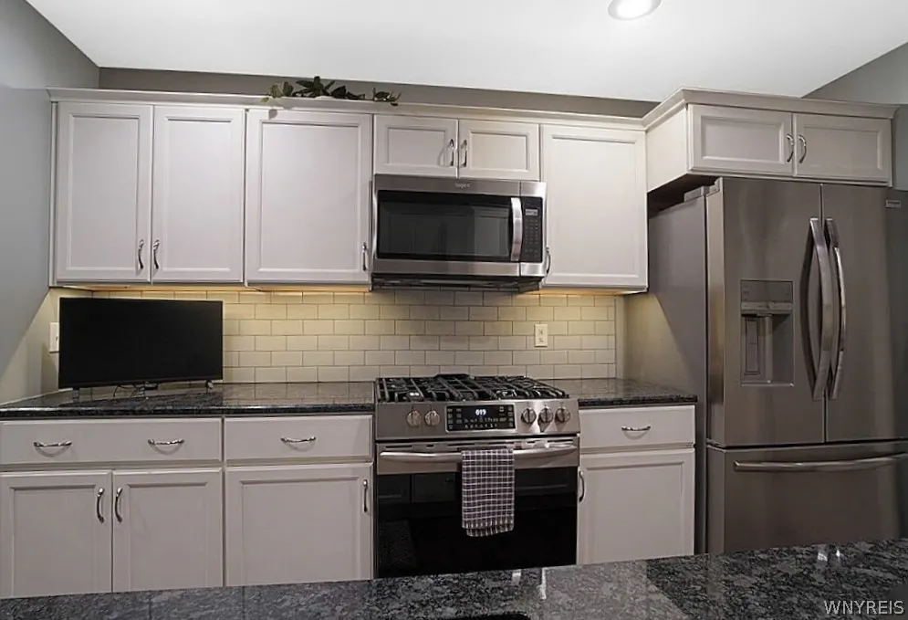 1003 Carriage Lane, West Seneca, New York 14224, West Seneca, New York 14224, 2 Bedrooms Bedrooms, 6 Rooms Rooms,2 BathroomsBathrooms,Residential,For Sale,1003 Carriage Lane, West Seneca, New York 14224,0,B1684986