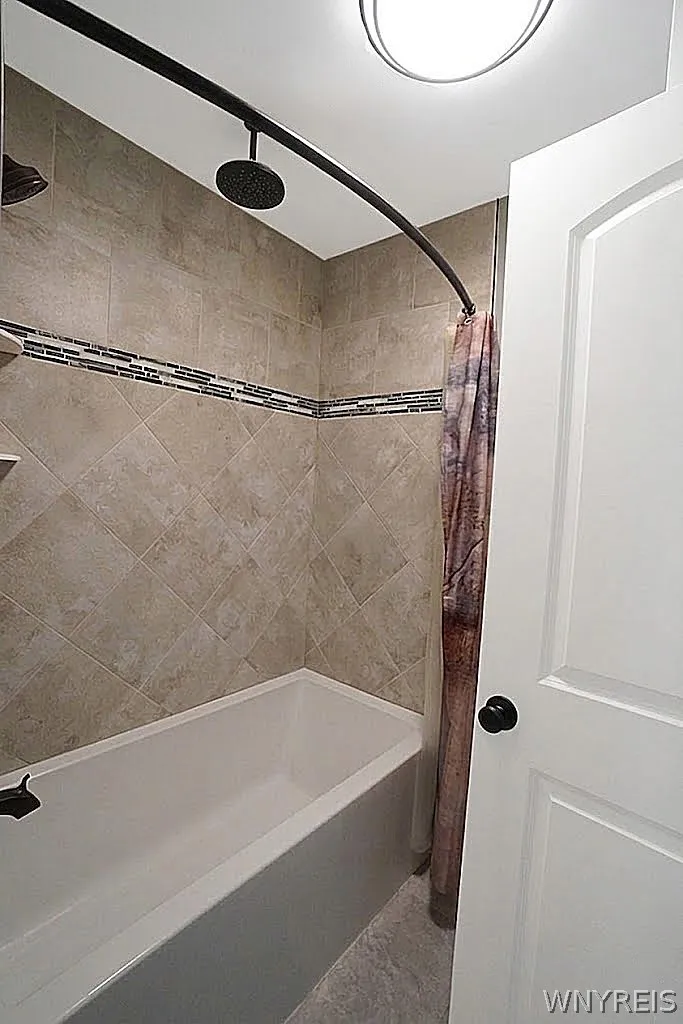 1003 Carriage Lane, West Seneca, New York 14224, West Seneca, New York 14224, 2 Bedrooms Bedrooms, 6 Rooms Rooms,2 BathroomsBathrooms,Residential,For Sale,1003 Carriage Lane, West Seneca, New York 14224,0,B1684986