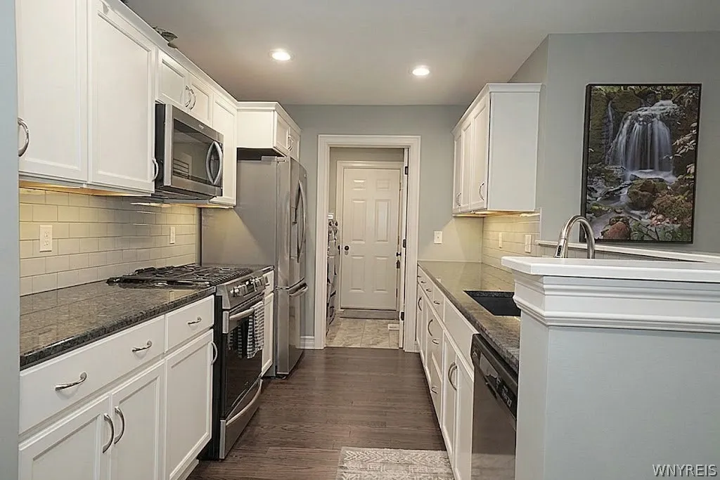 1003 Carriage Lane, West Seneca, New York 14224, West Seneca, New York 14224, 2 Bedrooms Bedrooms, 6 Rooms Rooms,2 BathroomsBathrooms,Residential,For Sale,1003 Carriage Lane, West Seneca, New York 14224,0,B1684986