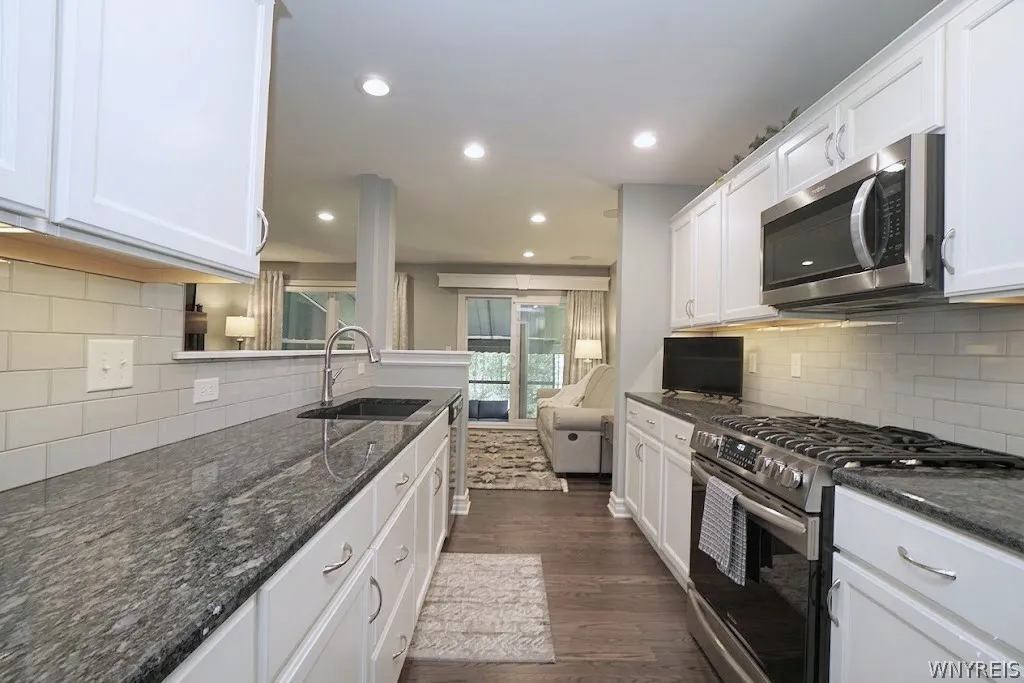 1003 Carriage Lane, West Seneca, New York 14224, West Seneca, New York 14224, 2 Bedrooms Bedrooms, 6 Rooms Rooms,2 BathroomsBathrooms,Residential,For Sale,1003 Carriage Lane, West Seneca, New York 14224,0,B1684986