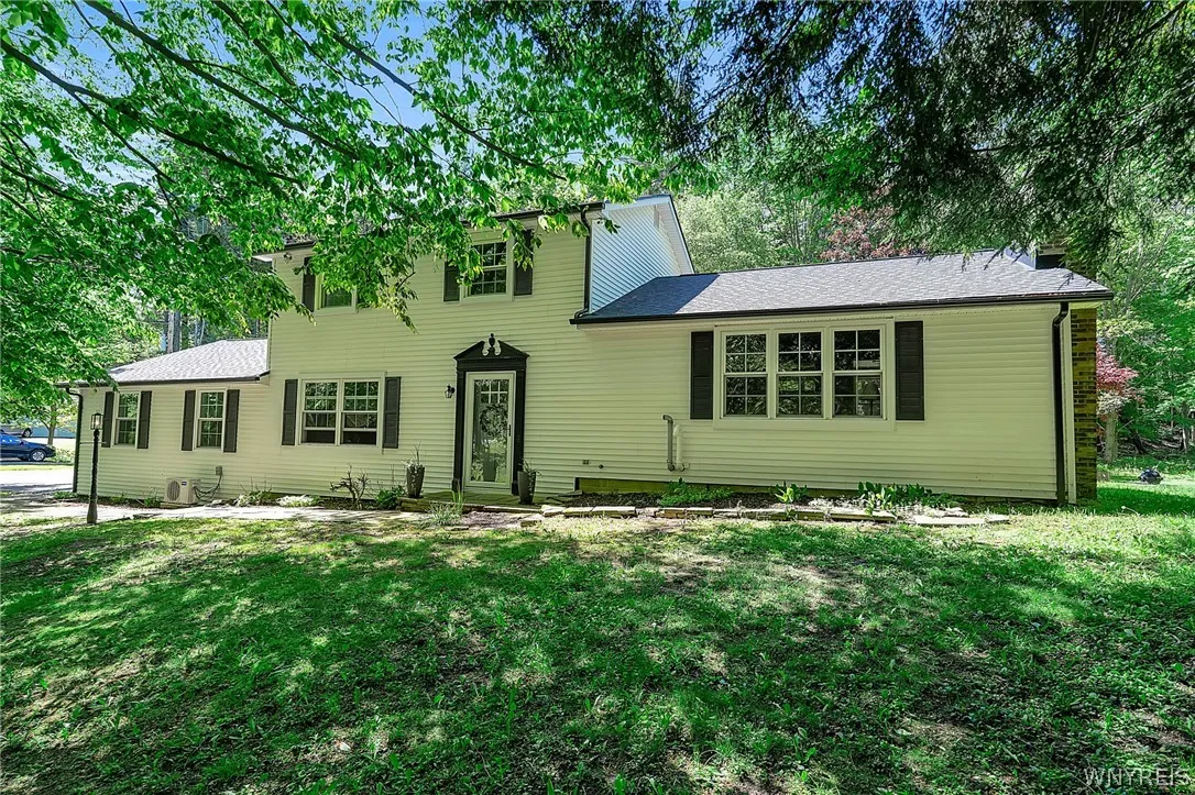 151 Colony Court, Elma, New York 14052, Elma, New York 14052, 4 Bedroom Bedrooms, 8 Room Rooms,2 BathroomBathrooms,Residential,Closed,151 Colony Court, Elma, New York 14052,0,B1685158